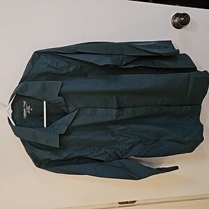 Coldwater Creek No Iron Buttondown Shirt. 3/4 sleeves. Green and size 18.